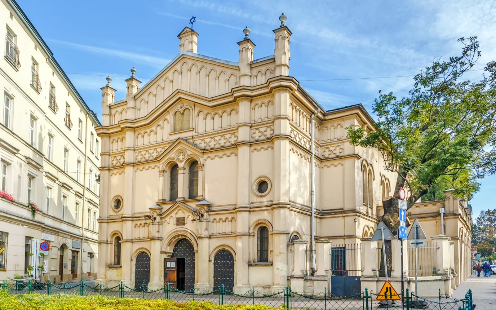 Tempel Synagogue in Kraków, Poland, featuring ornate architectural details.