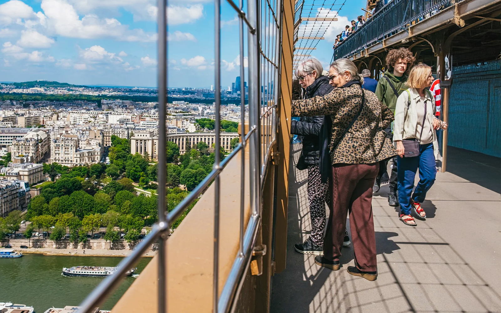 Plan Your Visit to the Eiffel Tower: Essential Tips Info