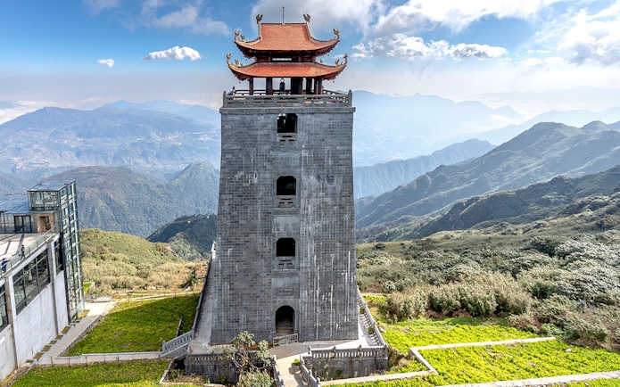 Sun World Fansipan Legend tower with mountain backdrop in Vietnam.
