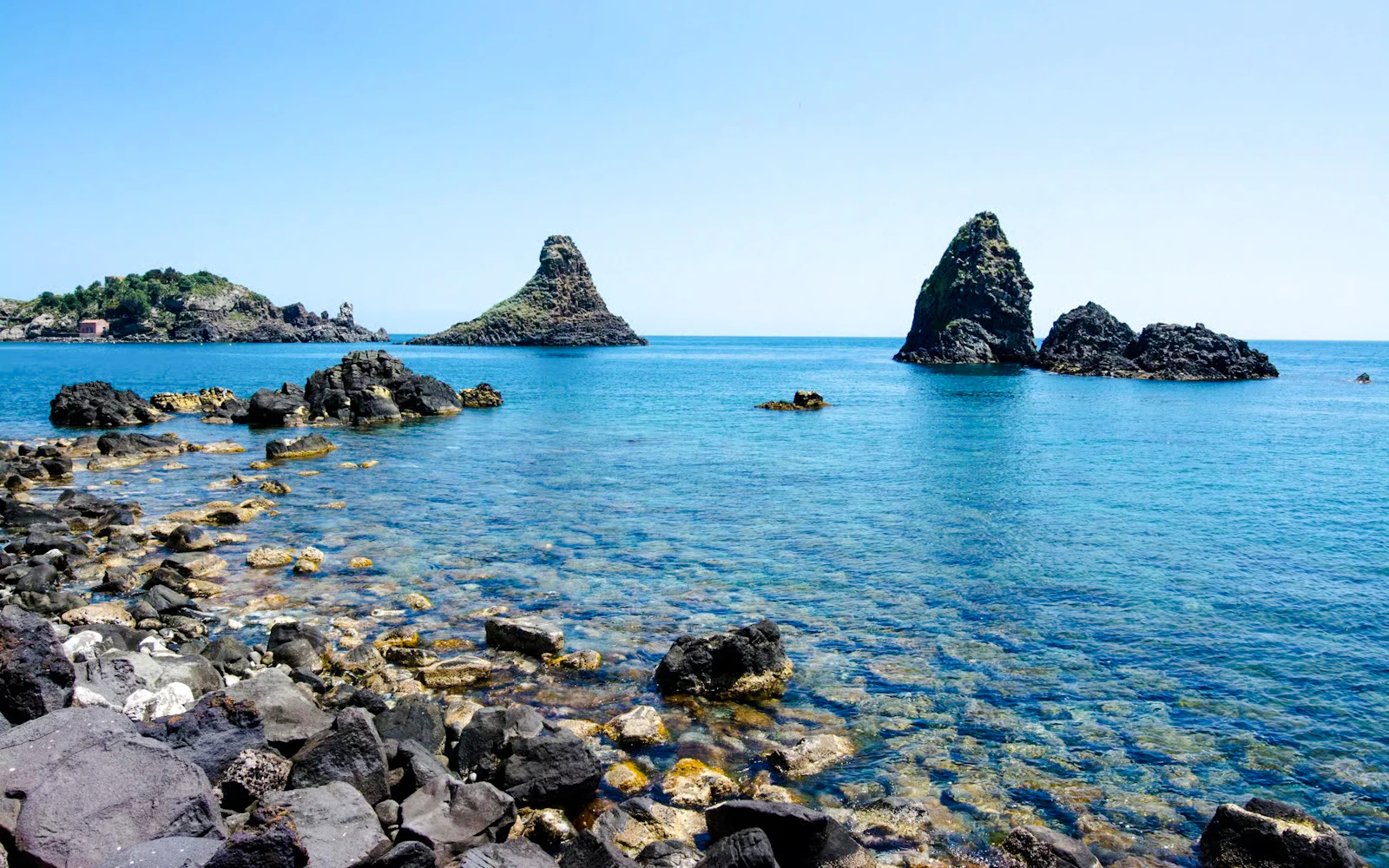 Catania Hop-On Hop-Off Bus Tour to Acicastello & Acitrezza