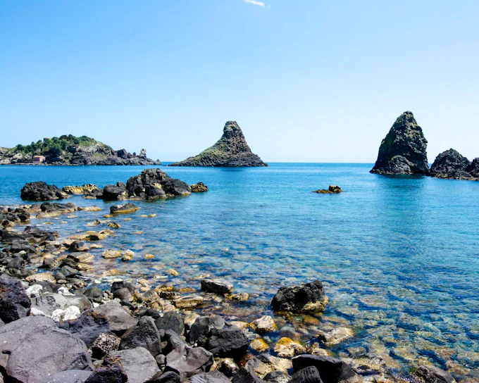 Catania Hop-On Hop-Off Bus Tour to Acicastello & Acitrezza