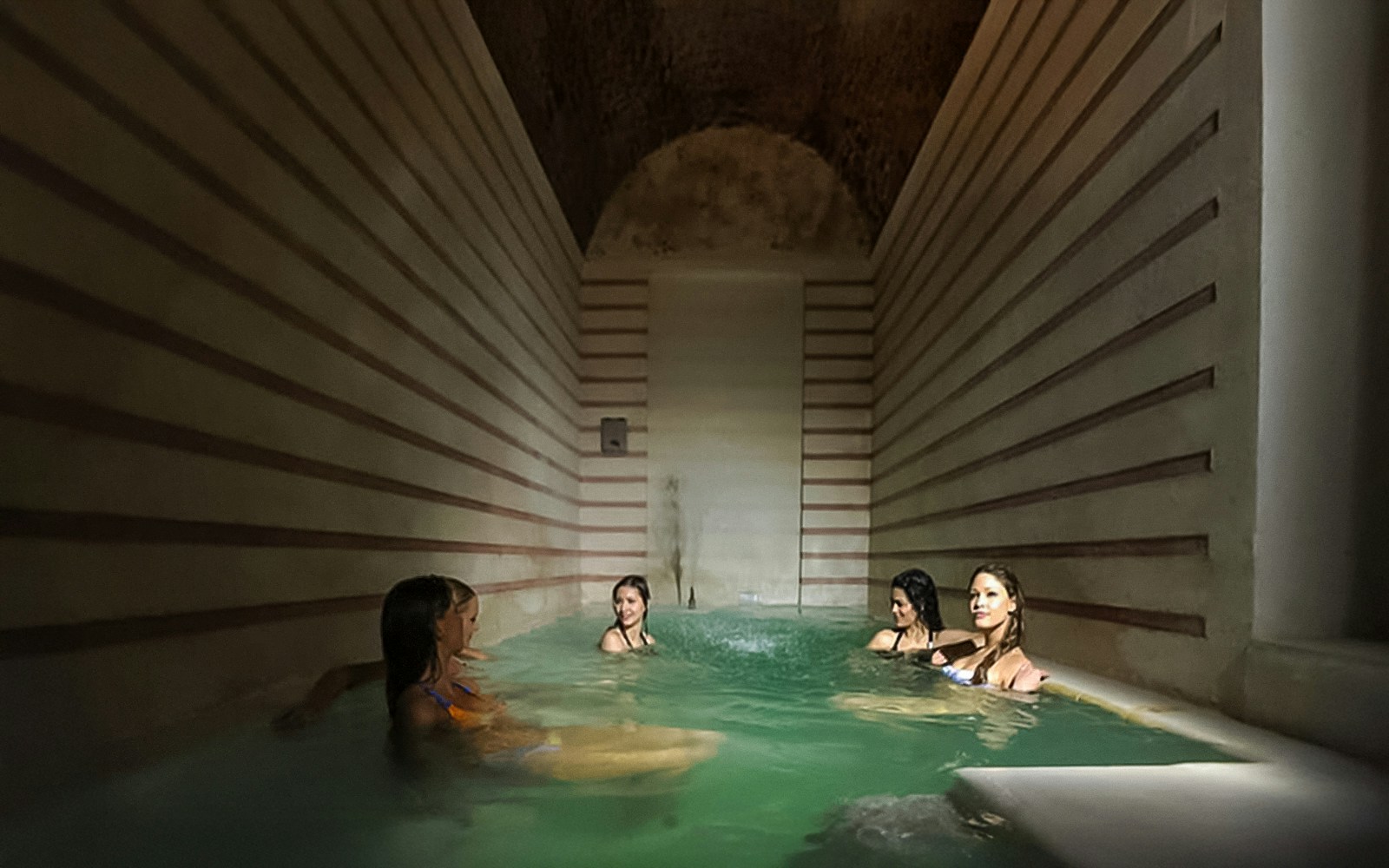 Why visit the Cemberlitas Hammam?