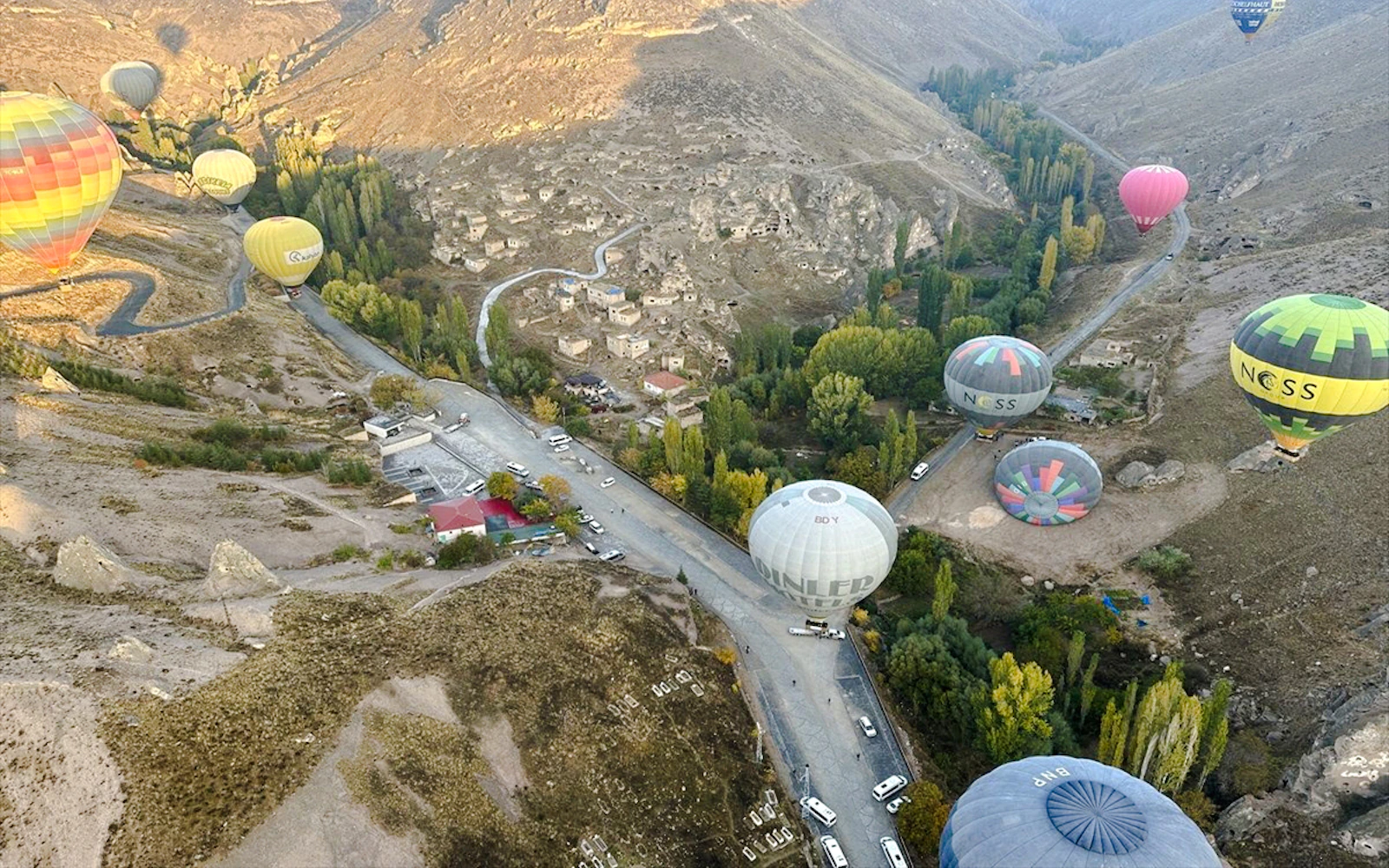 Cappadocia: Soğanlı Valley Sunrise Hot Air Balloon Flight with Round-Trip Hotel Transfers Image 2