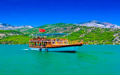 From Side: Green Canyon Boat Cruise with Lunch