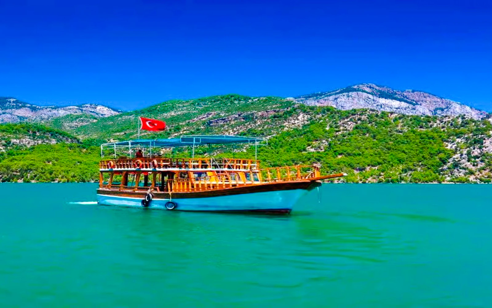 From Side: Green Canyon Boat Cruise with Lunch Image 2