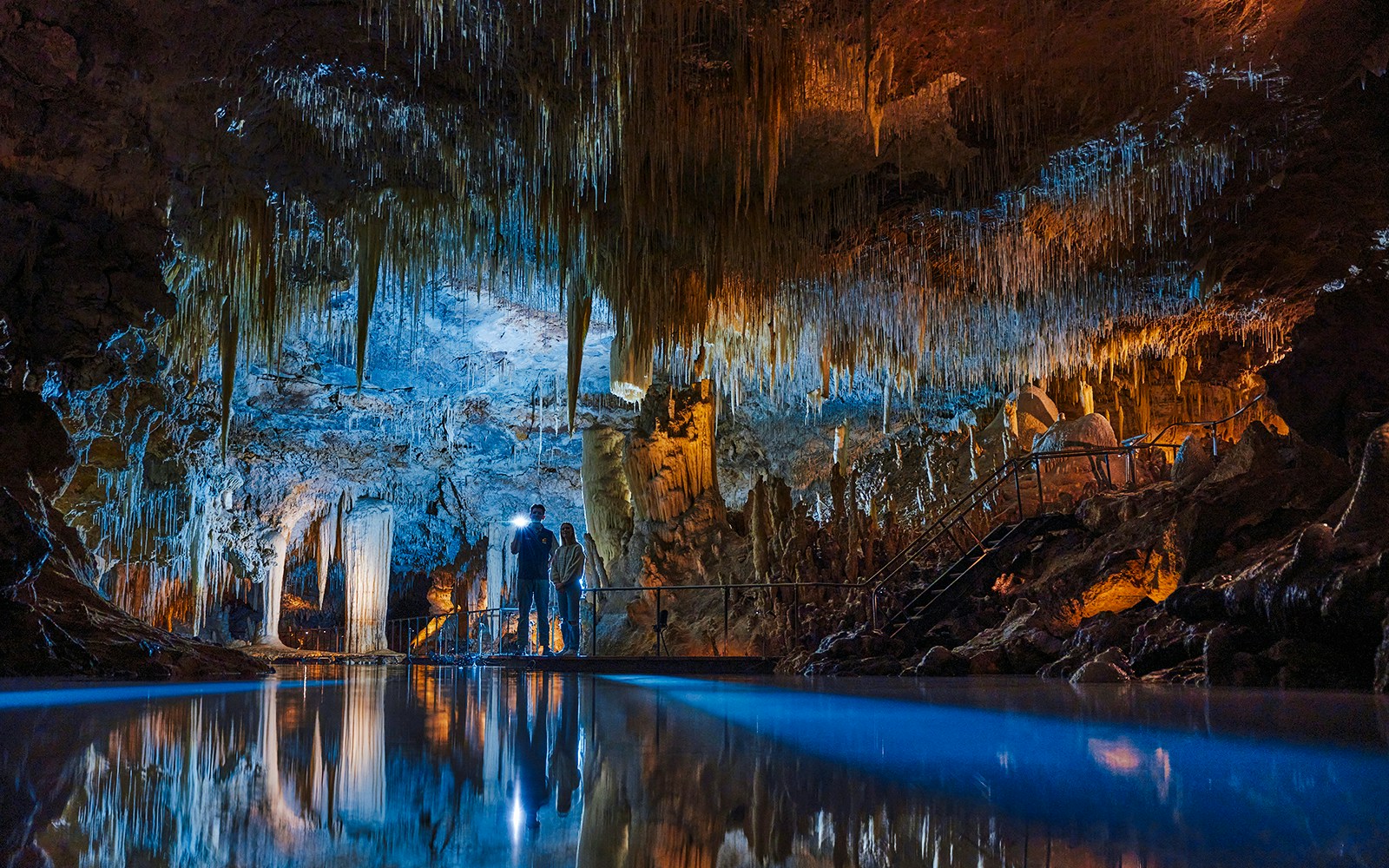 Suspended table formation