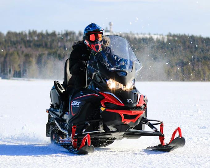 Rovaniemi: 2.5 Snowmobile Safari Adventure