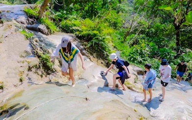 From Chiang Mai: Bua Thong Sticky Waterfalls and Mae Ngat Dam Boat Tour