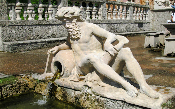 Tour durch das Schloss Hellbrunn mit den Trickbrunnen in Salzburg – mit Schnelleinlass