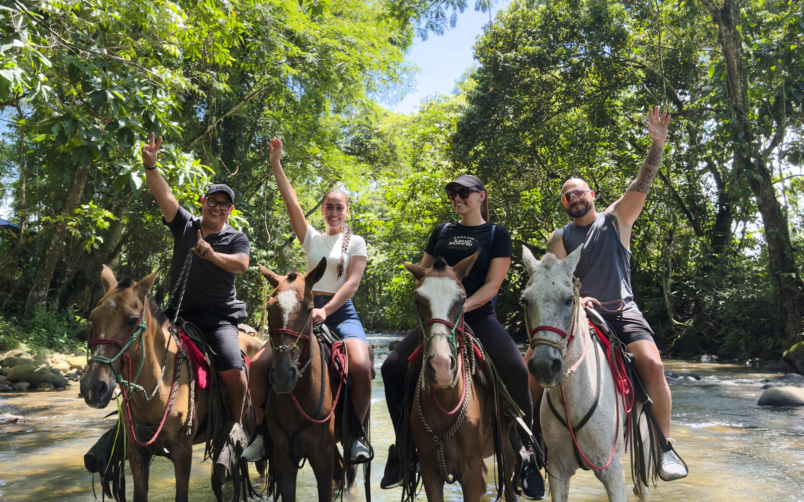 La Fortuna Horseback Riding Tour with River Crossing