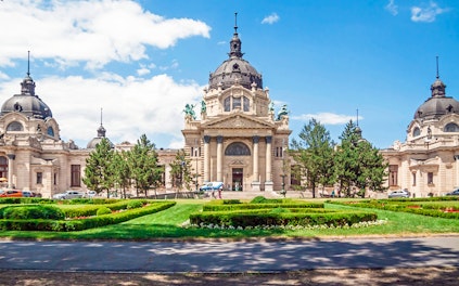 Ingresso da via Kos Karoly Setany