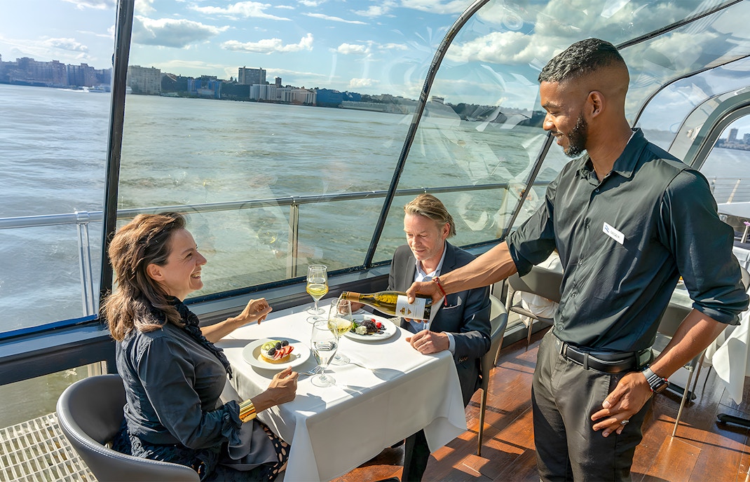 passengers enjoying the new york city brunch cruises