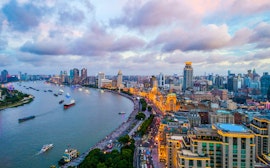 Silueta orașului Lujiazui (Districtul financiar Pudong)