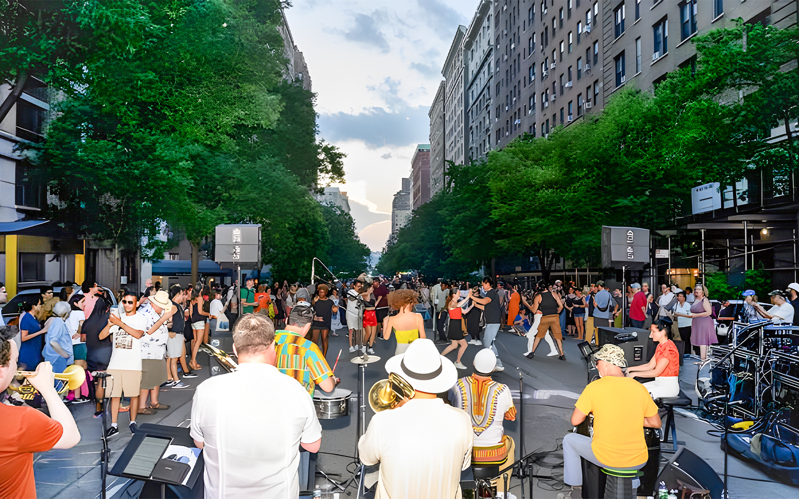 Crowd gathered in Manhatten for Manhattanhenge Event, a part of the Amercian Museum of Natural History events