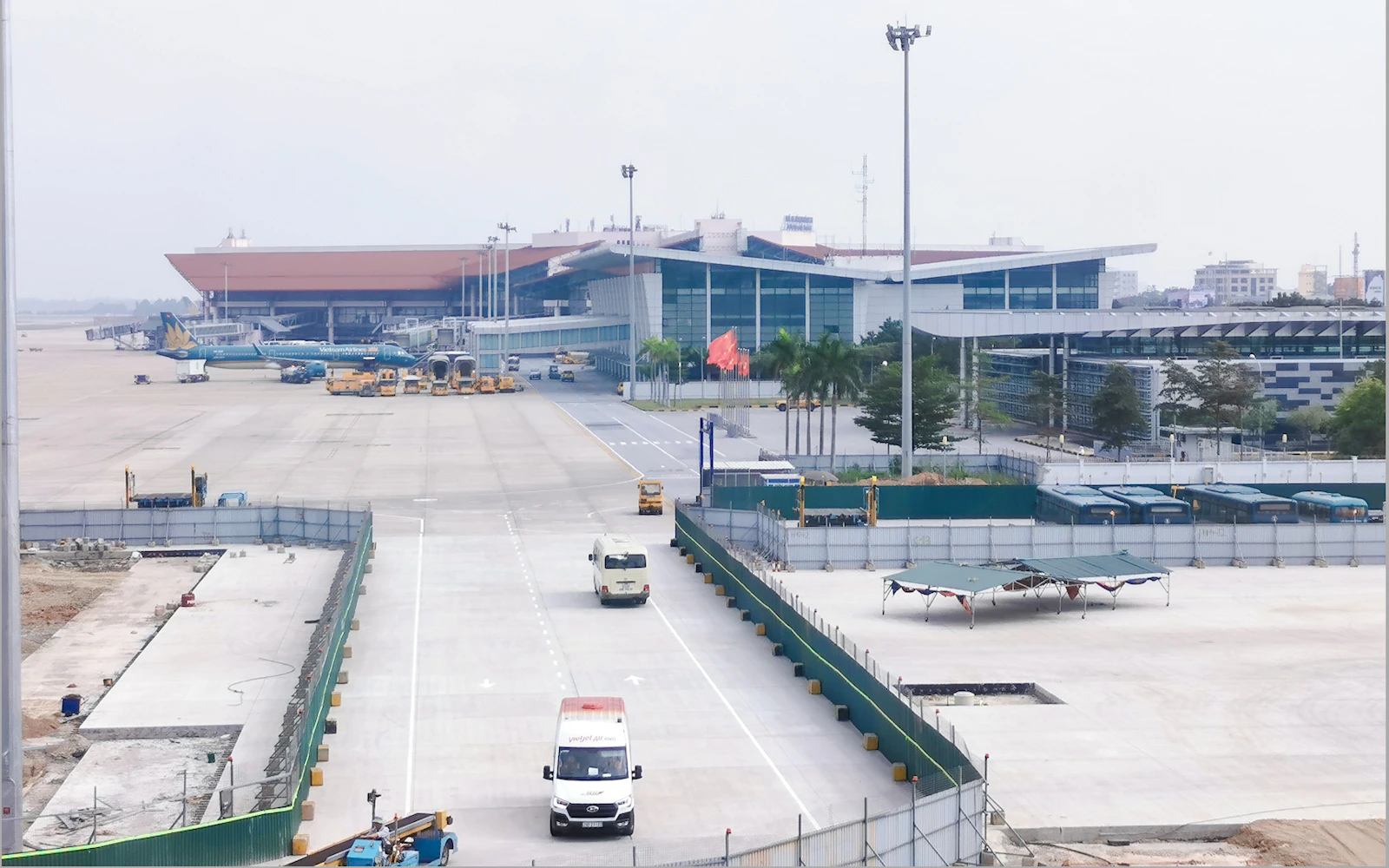 Noi Bai Airport to Hanoi City Center Private Transfer Image 4