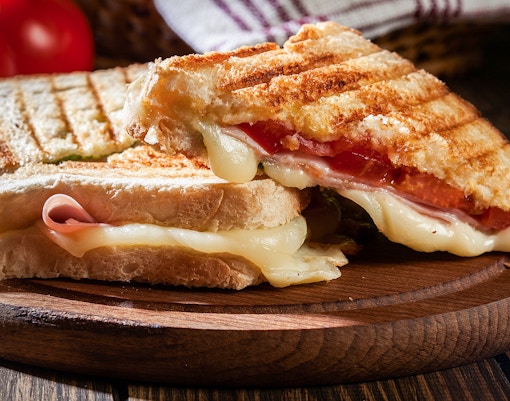 Disney Paris Restaurants, Laugh’N' Go!