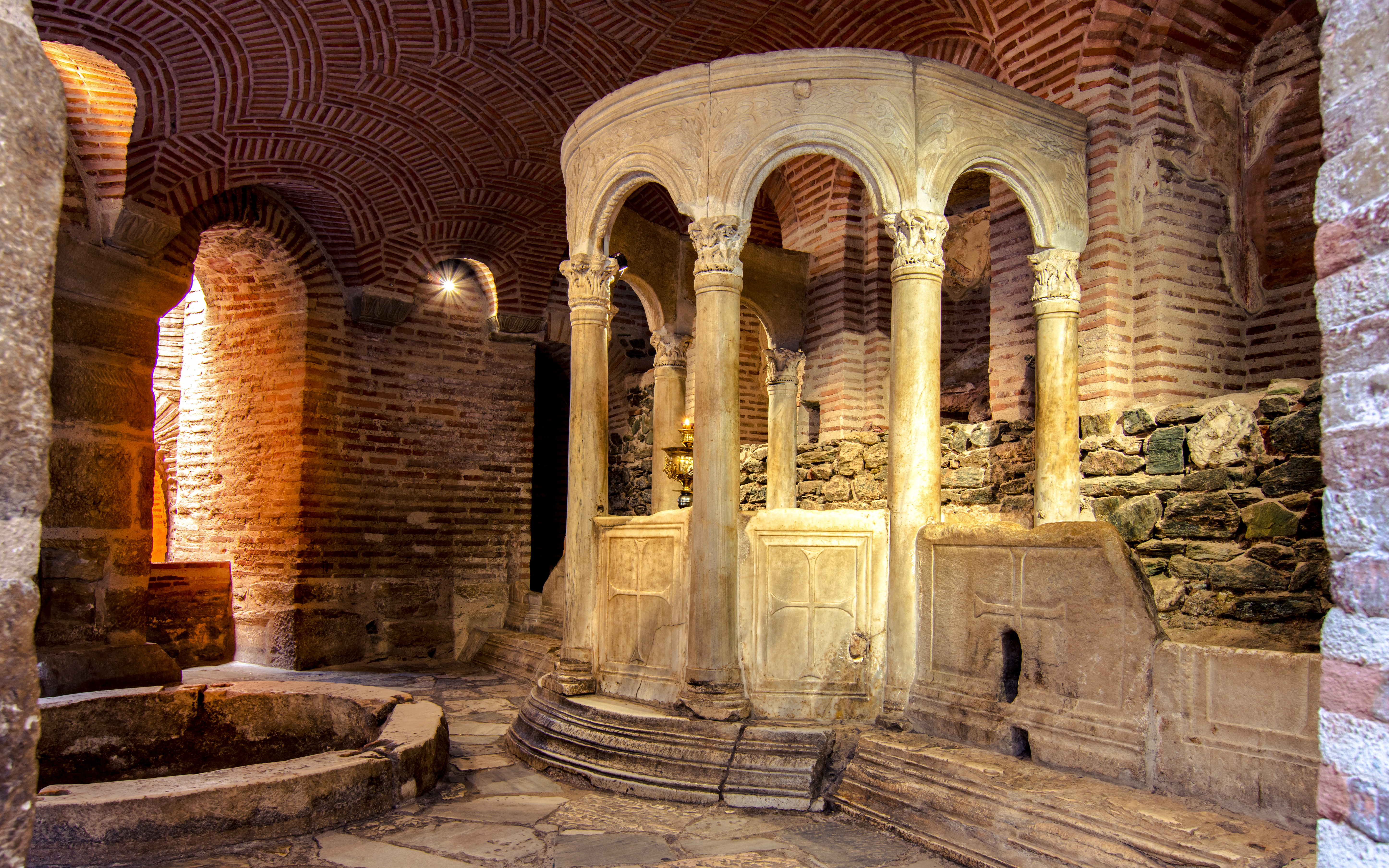 Aziz Demetrius'un Kriptası