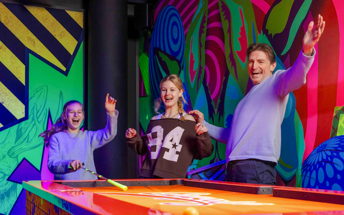 Rotterdam: Glow-in-the-Dark Mini Golf