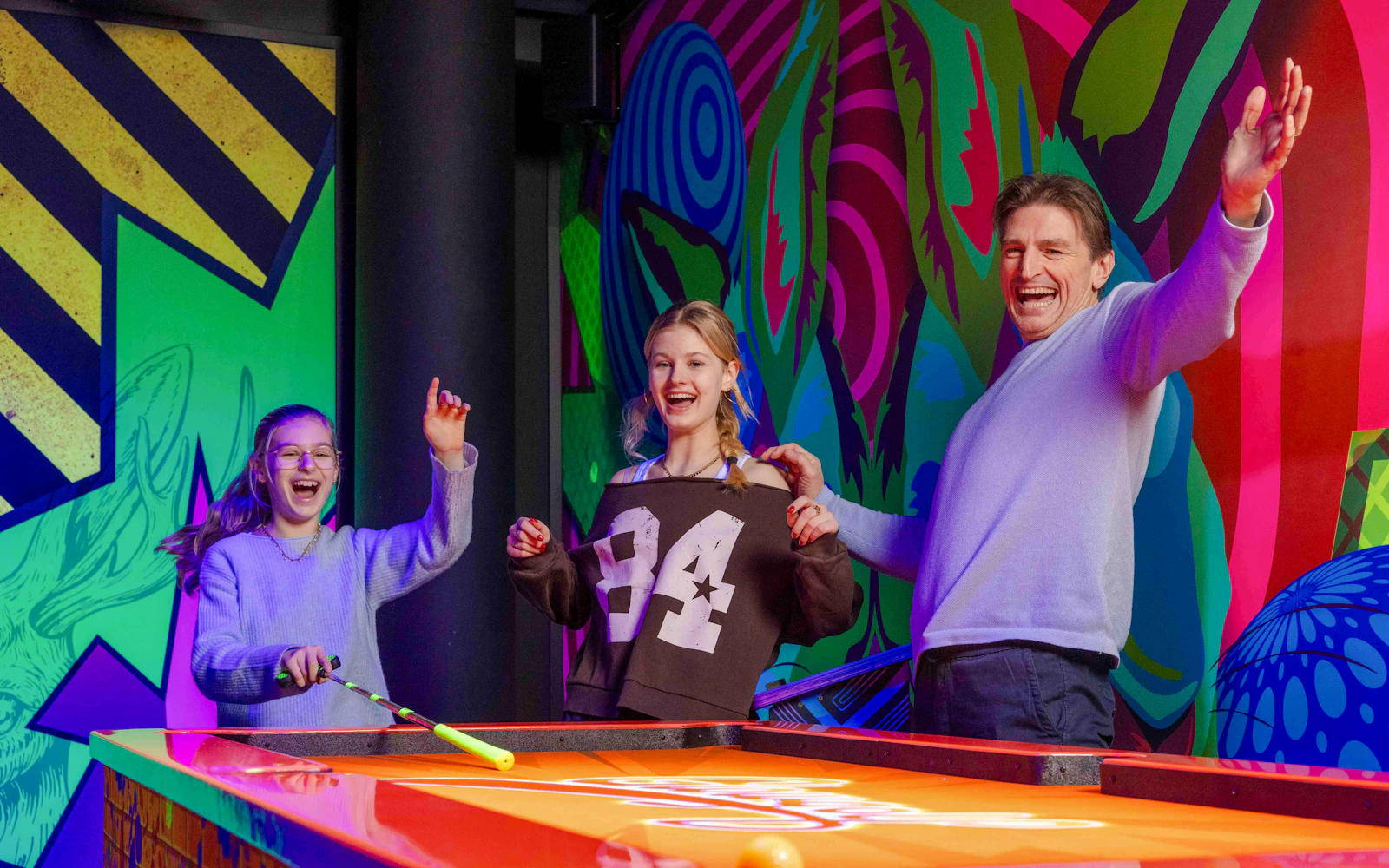 Rotterdam: Glow-in-the-Dark Mini Golf Image 3