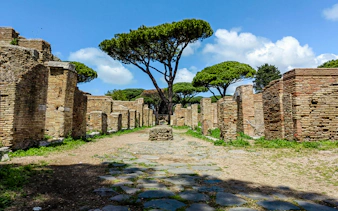 guidet tur i liten gruppe til ostia antica med inngangsbilletter-6