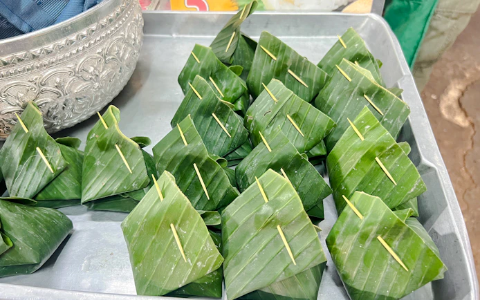 Chiang Mai Sunrise Almsgiving & Local Morning Market Walk
