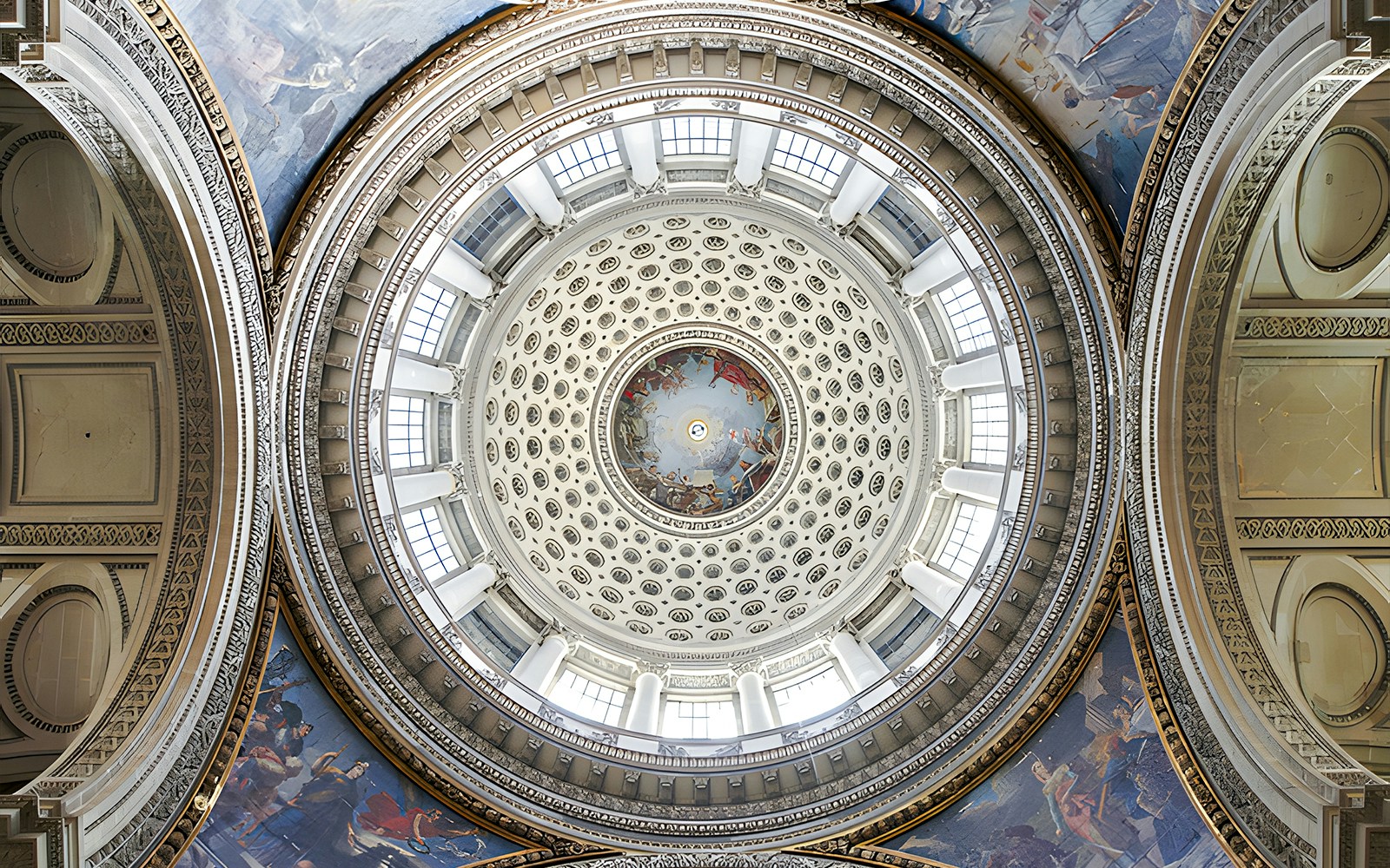 The dome of Paris pantheon