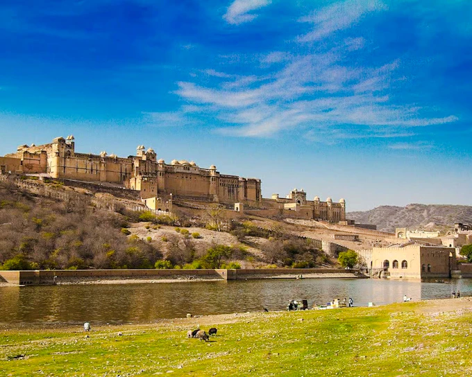 Jaipur Private Full-Day Sightseeing Tour with Expert Guide, Car and Lunch