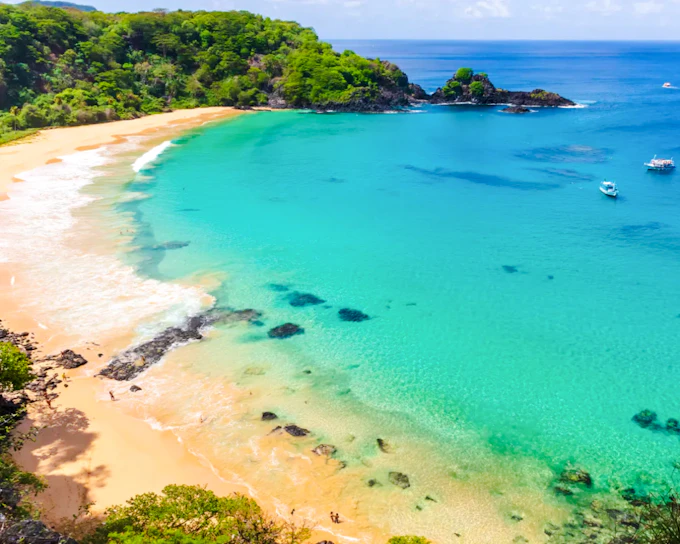 Fernando de Noronha Coast-to-Coast Boat Tour via Dolphin Bay with Sancho Beach Snorkeling Stop (Product 55770)