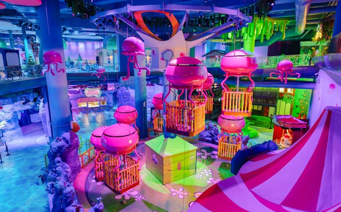 Bikini Bottom Jellyfish Jump ride at Nickelodeon Play Tersane Istanbul, featuring pink jellyfish gondolas.
