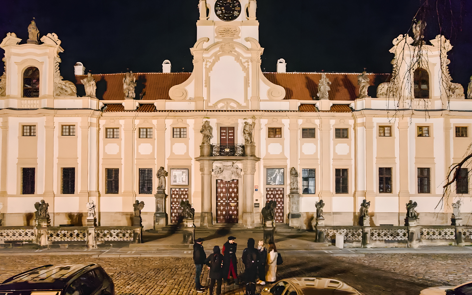 prague castle night tour with guide