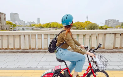 Hiroshima Guided Bike Tour with Okonomiyaki Dinner