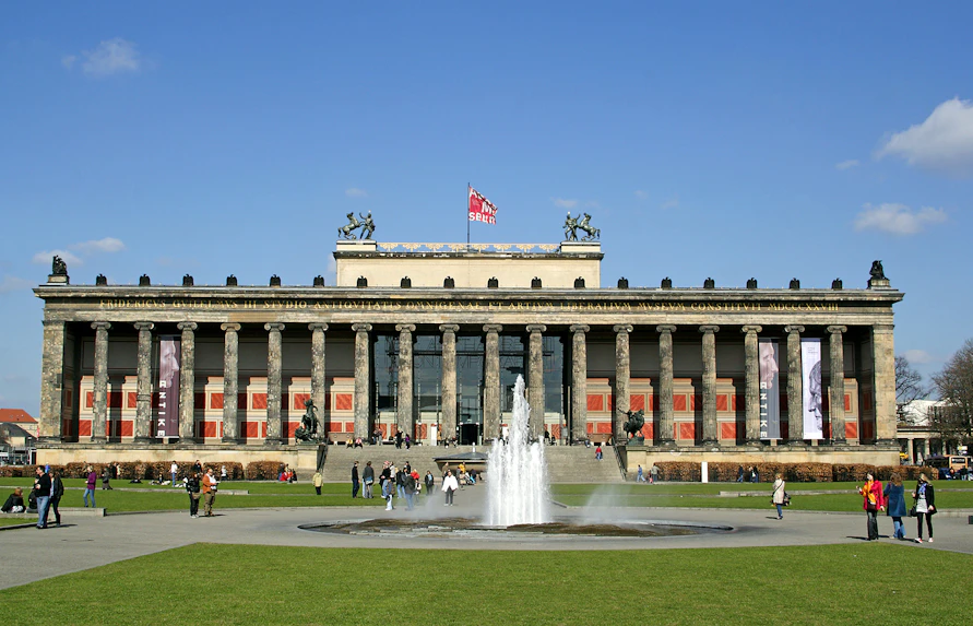 Altes Museum with fountain, Museum Island, Berlin, UNESCO World Heritage site.