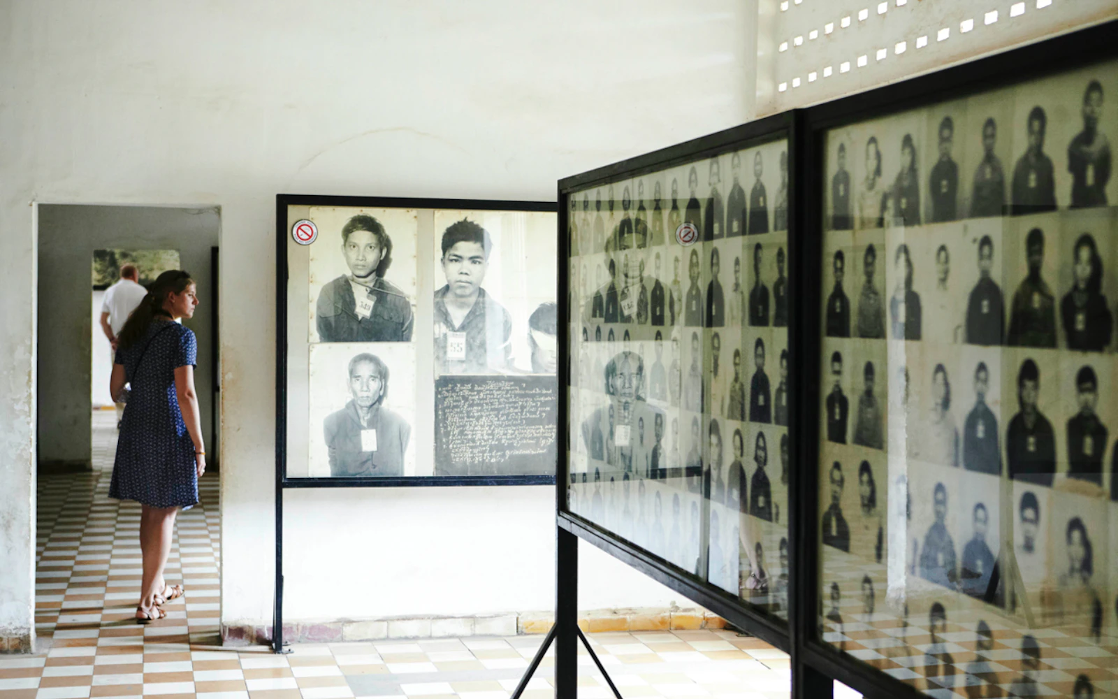 Phnom Penh Guided Tour of S-21 Tuol Sleng Genocide Museum & Choeung Ek Killing Fields (Product 55511)