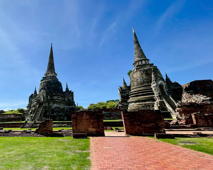 Ayutthaya Historical Park and Bang Pa In Palace Small-Group Guided Tour