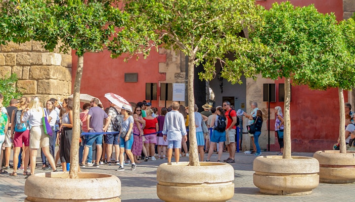 Alcazar Seville entrance general queue