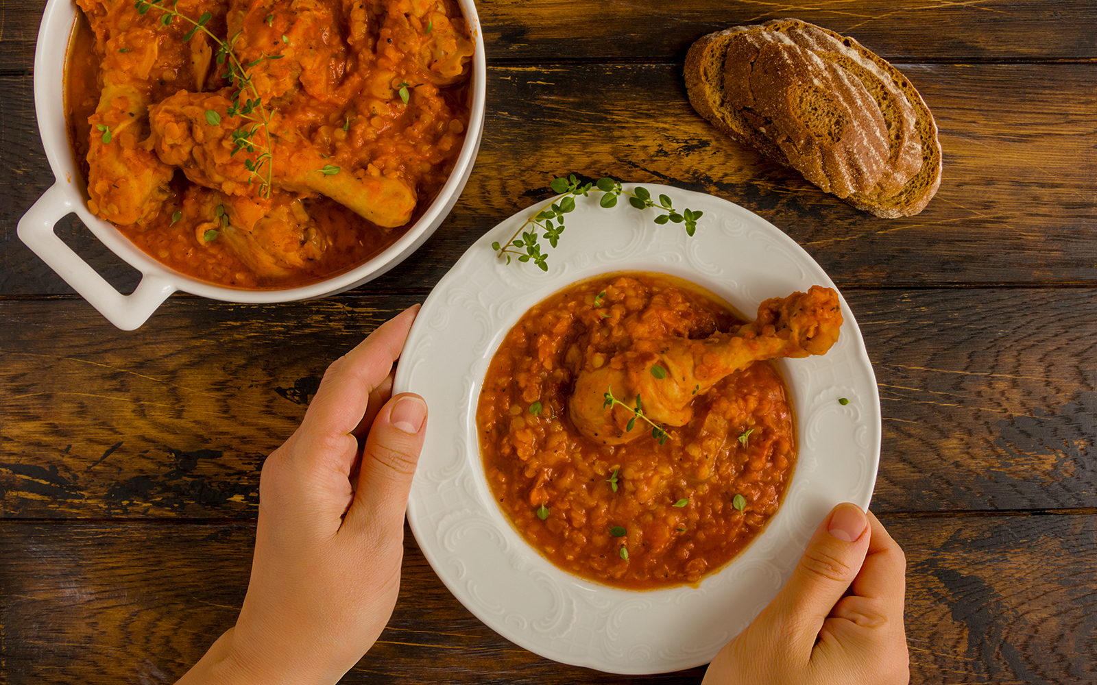 Lam stew in a cozy environment at a restaurant.