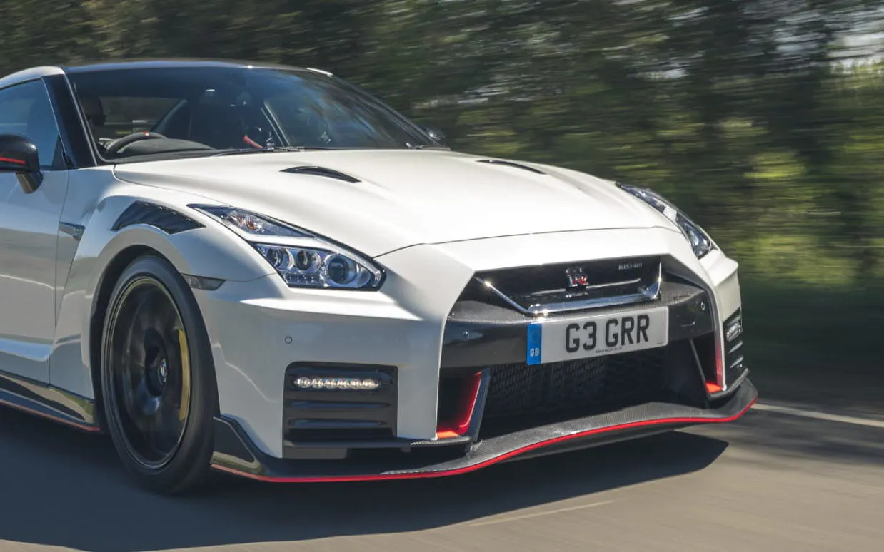 Tokyo Private Nissan GT-R R35 JDM Experience with Drive or Ride Option, Pro Photography, and Souvenir
