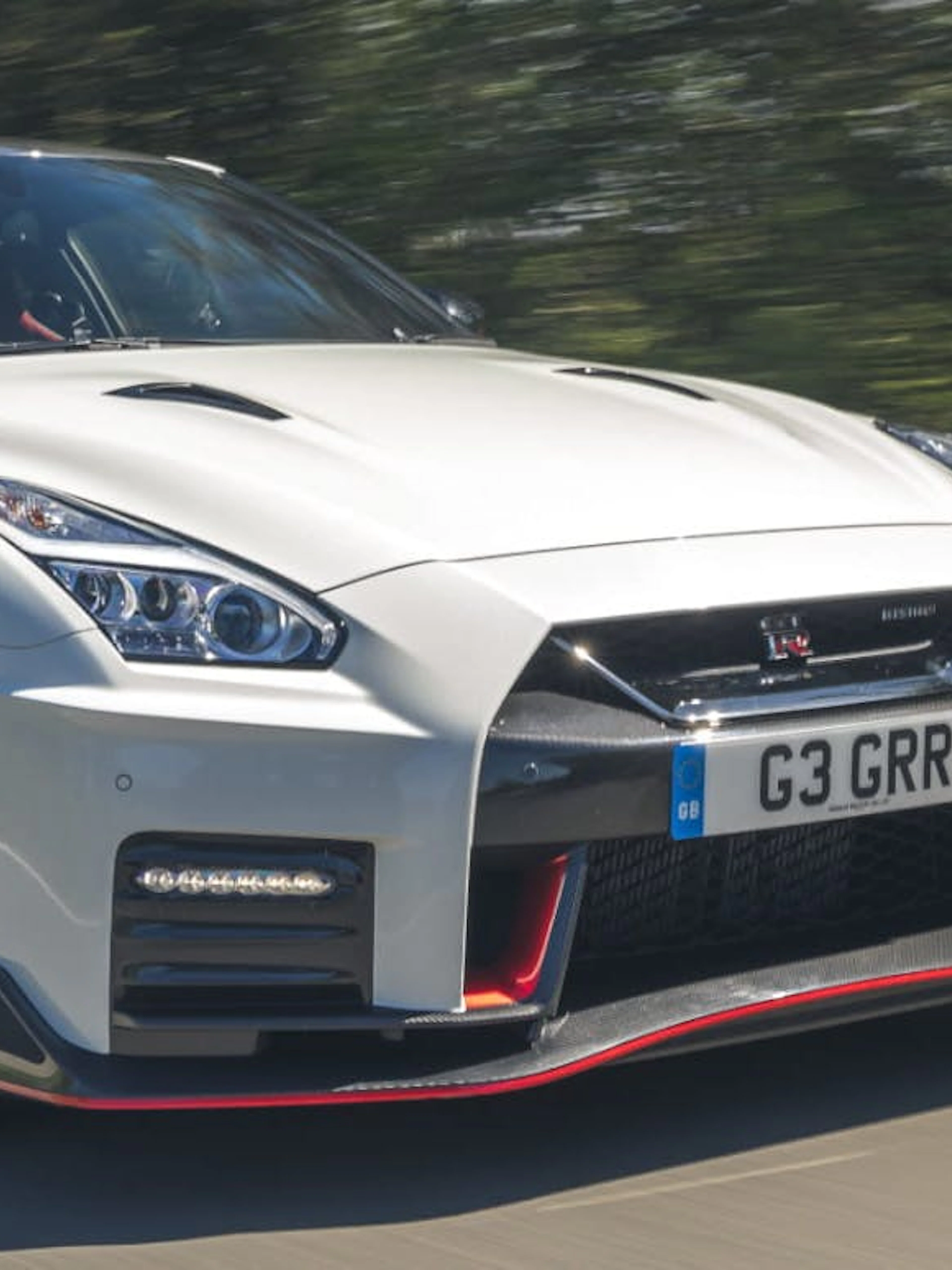 Tokyo Nissan GT-R R35 driving experience with pro photography and souvenir option.