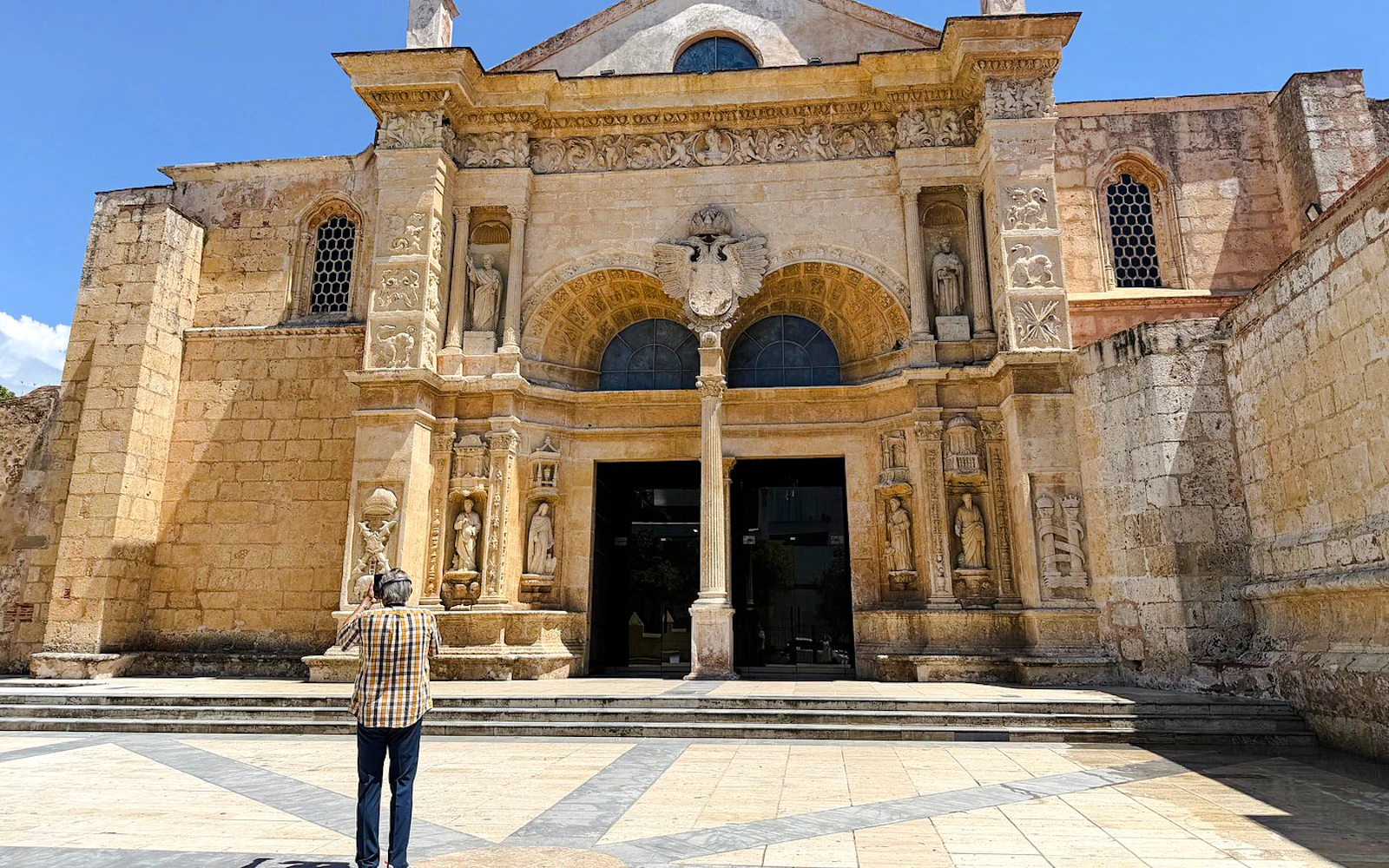 Santo Domingo City Tour from Punta Cana: Colonial Zone & Three Eyes National Park