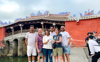 rundgang in der altstadt von hoi an in kleingruppe-2