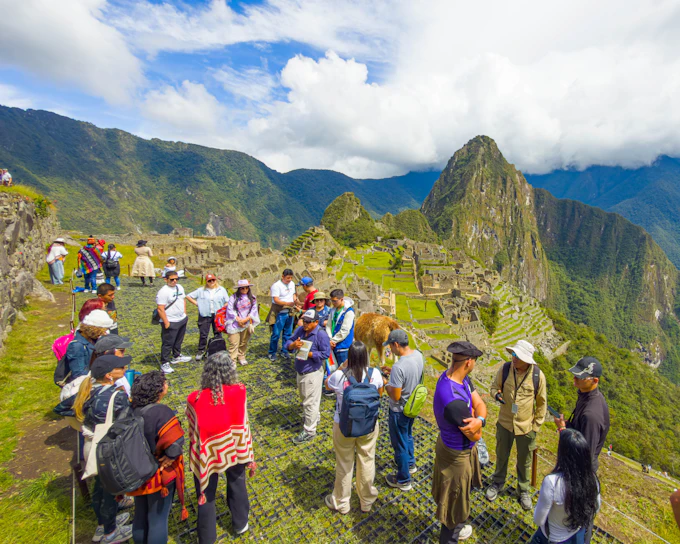 From Aguas Calientes: Machu Picchu Entry with Guided Tour & Round-Trip Transfer