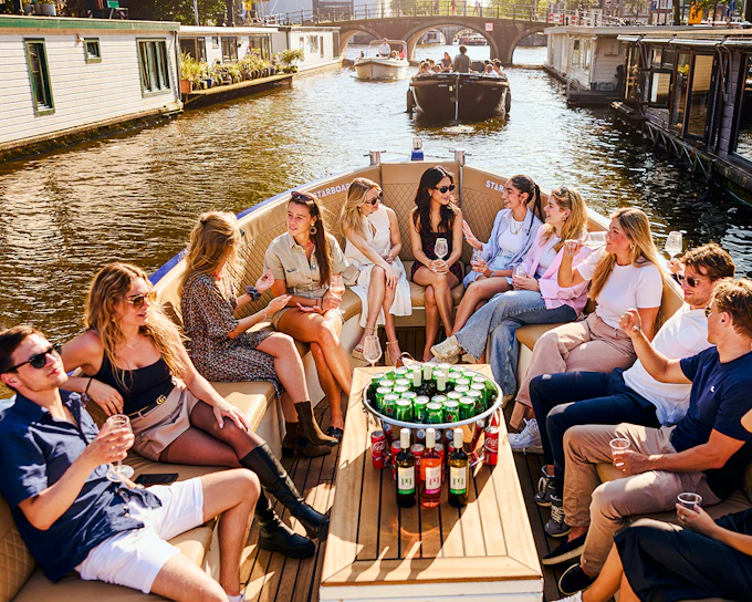 Amsterdam: 1-Hour Luxury Electric Boat Canal Cruise with Onboard Bar