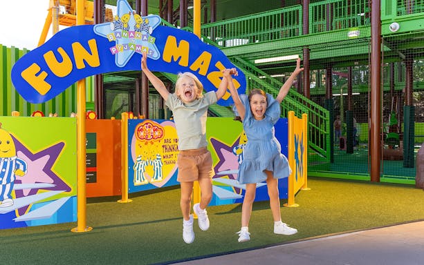 Children playing at the Bananas in Pyjamas Fun Maze in Dreamworld.