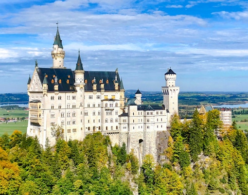 Guided Tour of Neuschwanstein Castle Grounds with Train Transfers from Munich