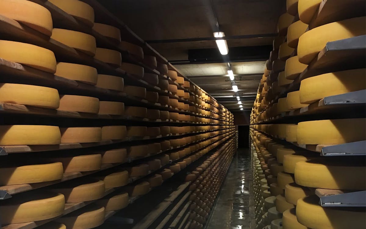 full-day guided tour of gruyères medieval village with chocolate tasting-2 full-day guided tour of gruyères medieval village with chocolate tasting-2