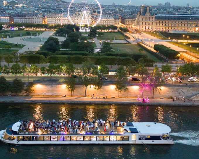 Le Diamant Bleu Seine River Lunch or Dinner Cruise
