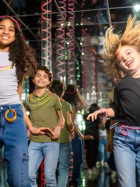 Kids enjoying the Mirror Maze at American Dream.