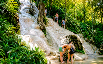 fra chiang mai: tur til sticky-fossen med privat sjåfør-1