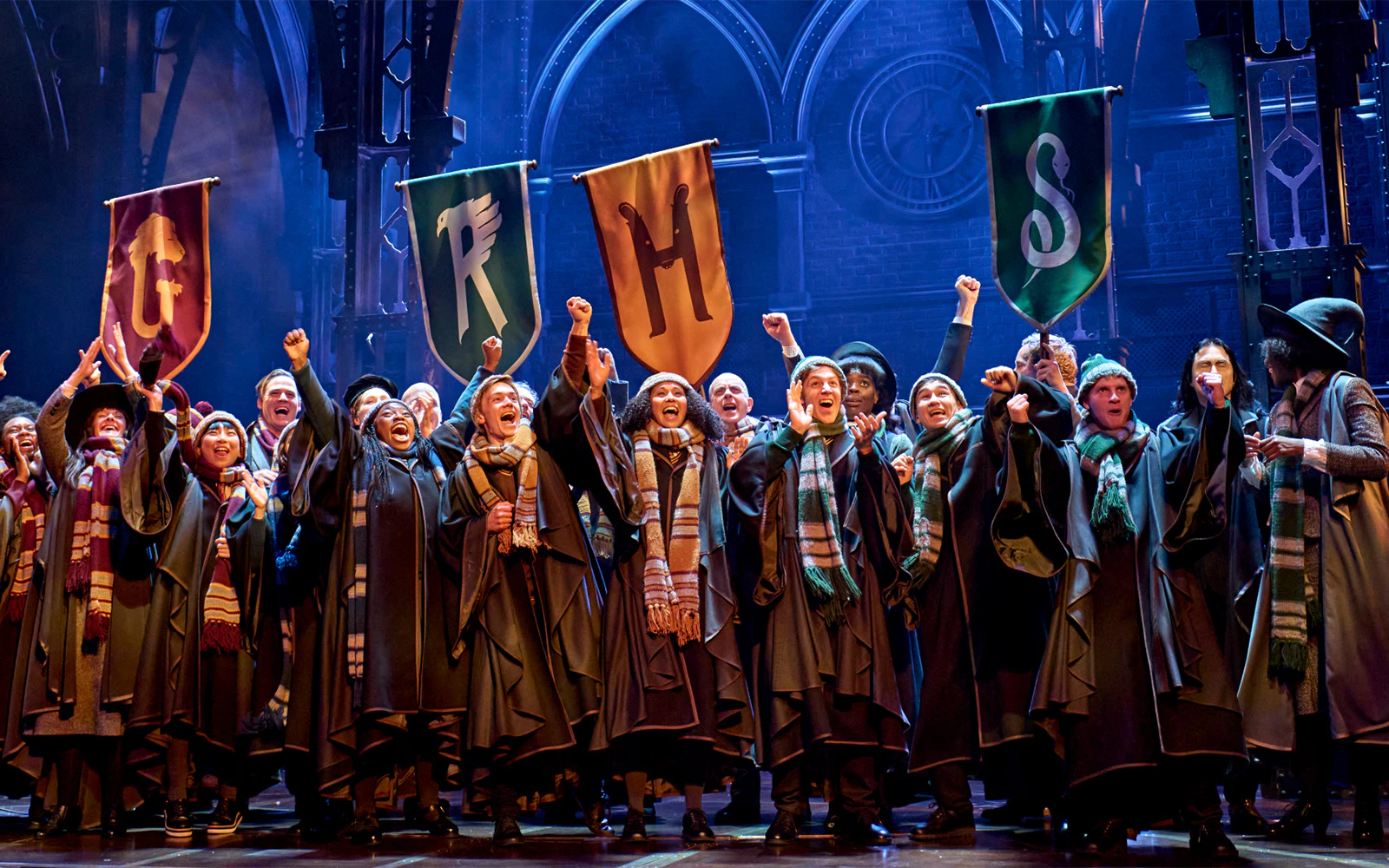 « Harry Potter et l'Enfant maudit » continuera à envoûter le public au Palace Theatre jusqu'en mars 2025 !