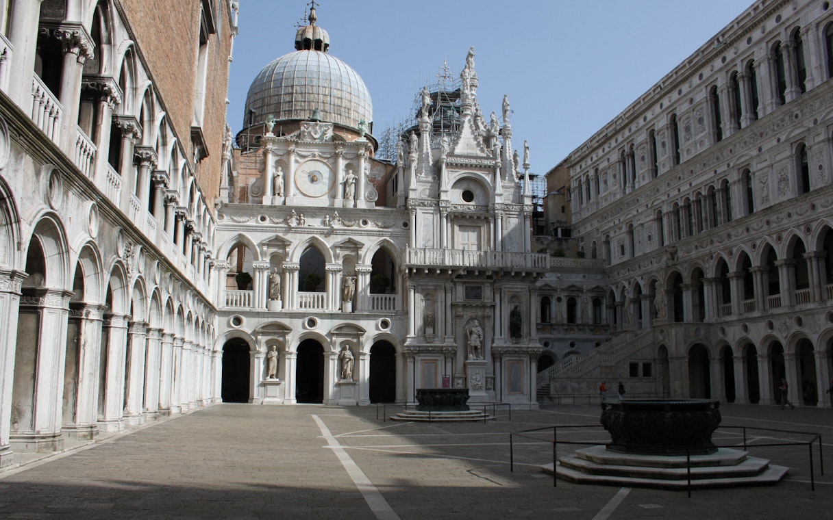 Doge's Palace courtyard in Venice, showcasing Renaissance architecture, included in Full Venice City Pass.